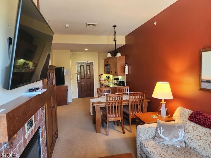 Property Photo:  200 State Rt 94 Unit 405  NJ 07462 