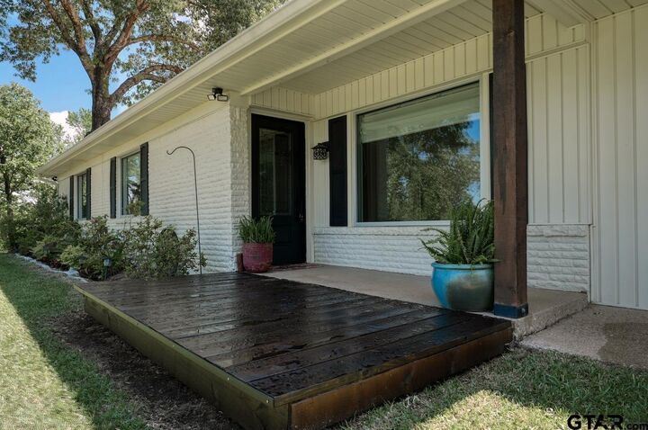 Property Photo: 10439 Cr 4150 TX 75704