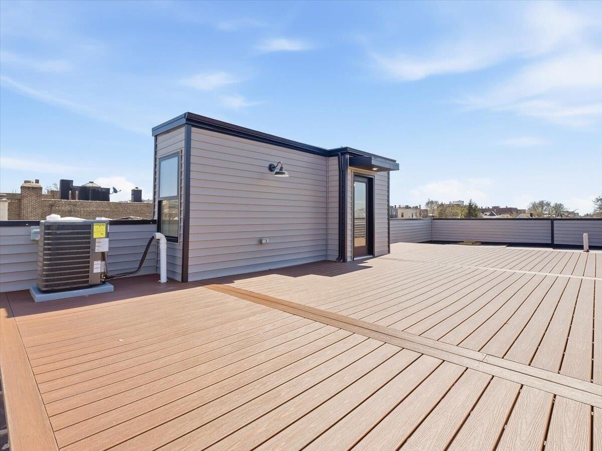 Property Photo:  81 Lexington Ave 2  NJ 07304 