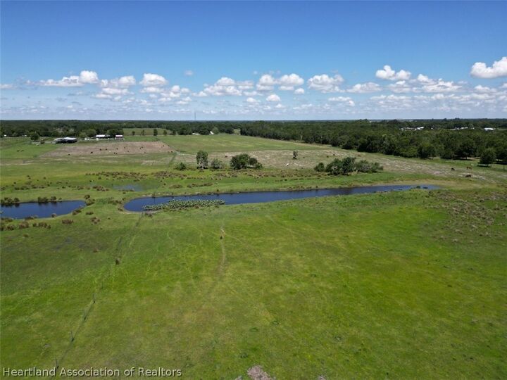 Property Photo:  725 Bluff Hammock Road  FL 33857 