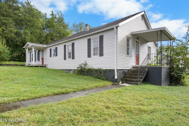 Property Photo: 4854 Co Op Rd TN 37853