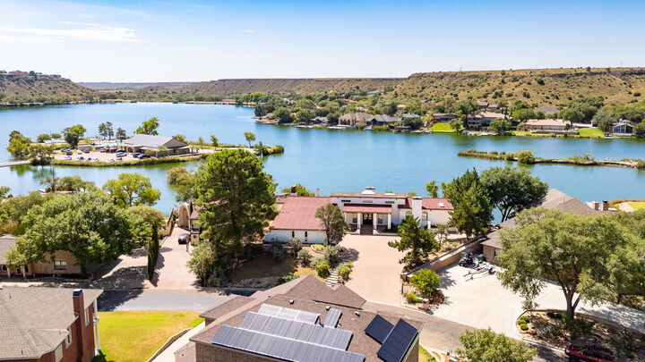 Property Photo: 5 W Lakeshore Drive TX 79366