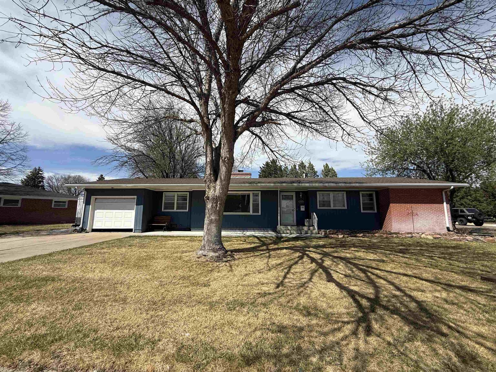 Property Photo:  2011 W C St  NE 69101 