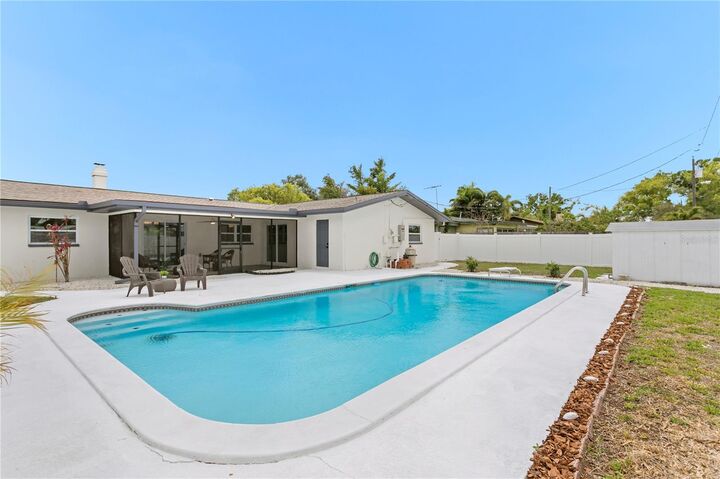 Property Photo:  1664 Whitewood Drive  FL 33756 