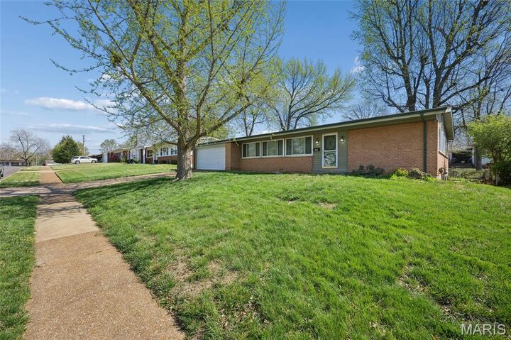Property Photo:  1680 Horseshoe Drive  MO 63033 