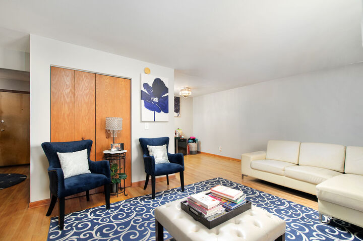 Property Photo:  914 N Austin Boulevard C-9  IL 60302 