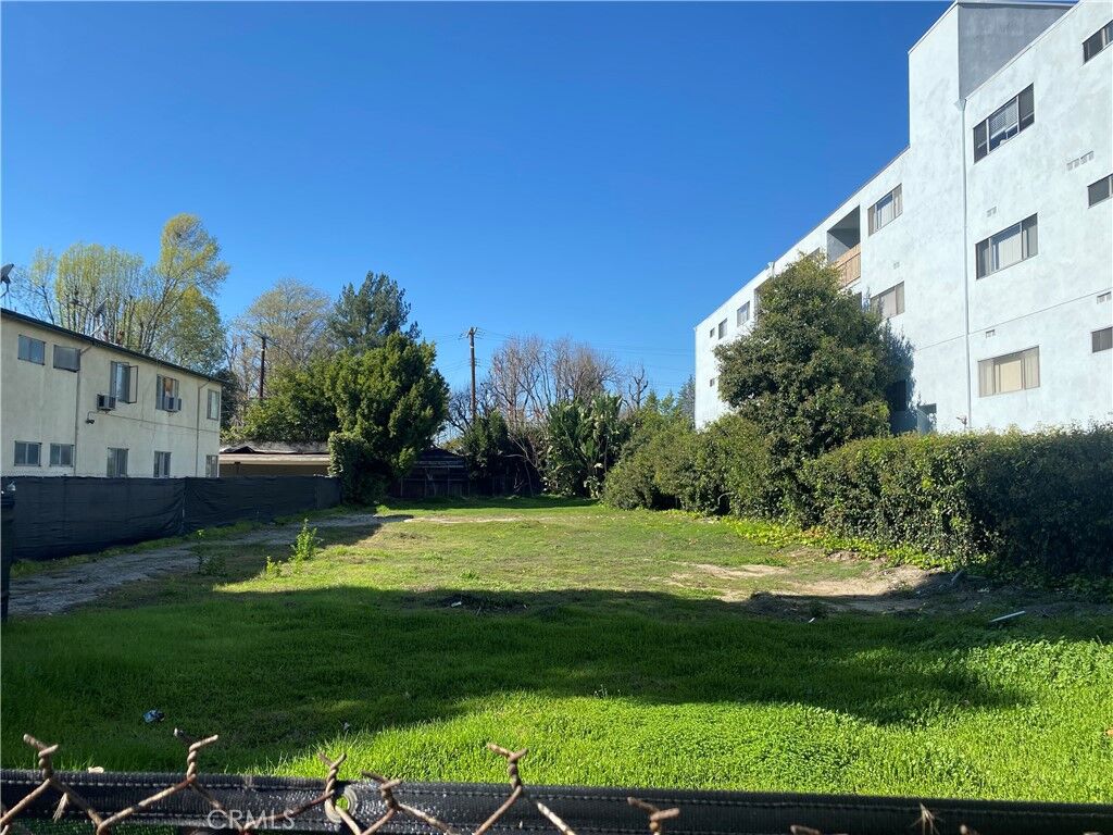 Property Photo: 4615 Fulton Avenue CA 91423