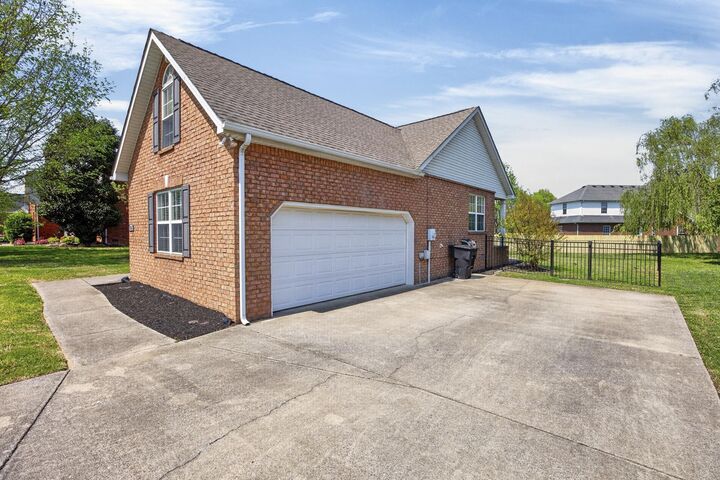 Property Photo:  197 Red Jacket Trce  TN 37127 