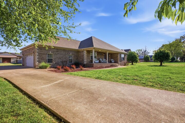 Property Photo: 408 Weakley Creek Rd TN 38464