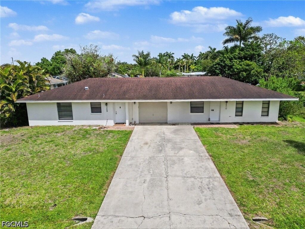 Property Photo:  2208/2210 Iris Way  FL 33905 