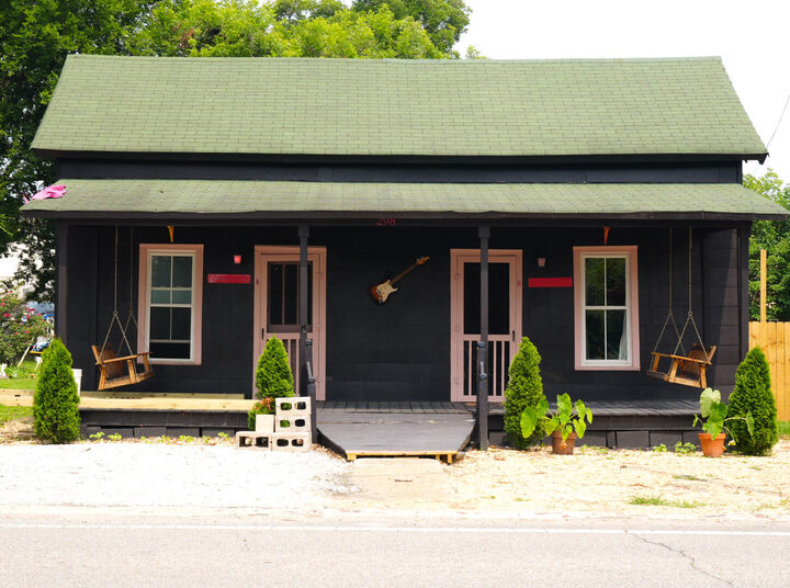 Property Photo:  298 South Green Street  MS 38804 