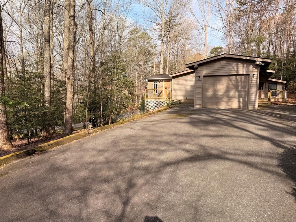 Property Photo:  136 Anchorage Drive  GA 30512 