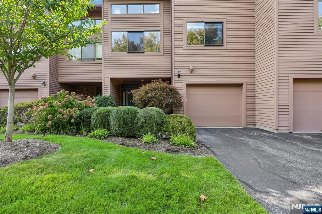 Property Photo: 84 Windsor Circle 84C NJ 07676