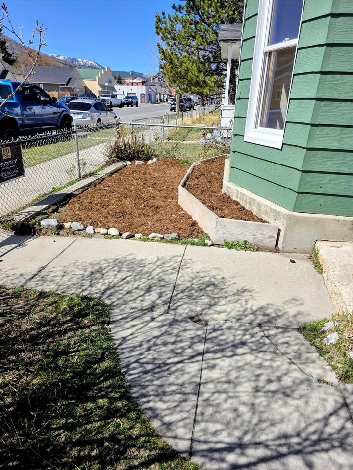 Property Photo:  816 E 4th Street  MT 59711 