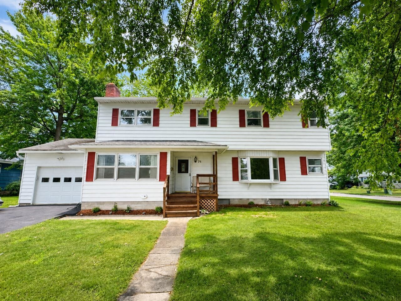 Property Photo: 71 Lakewood Parkway VT 05408