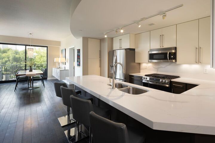 Property Photo: 100 3rd Avenue S 607 MN 55401