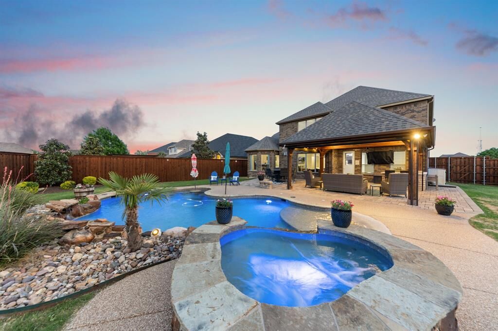 Property Photo: 5176 Kerstyn Drive TX 75036