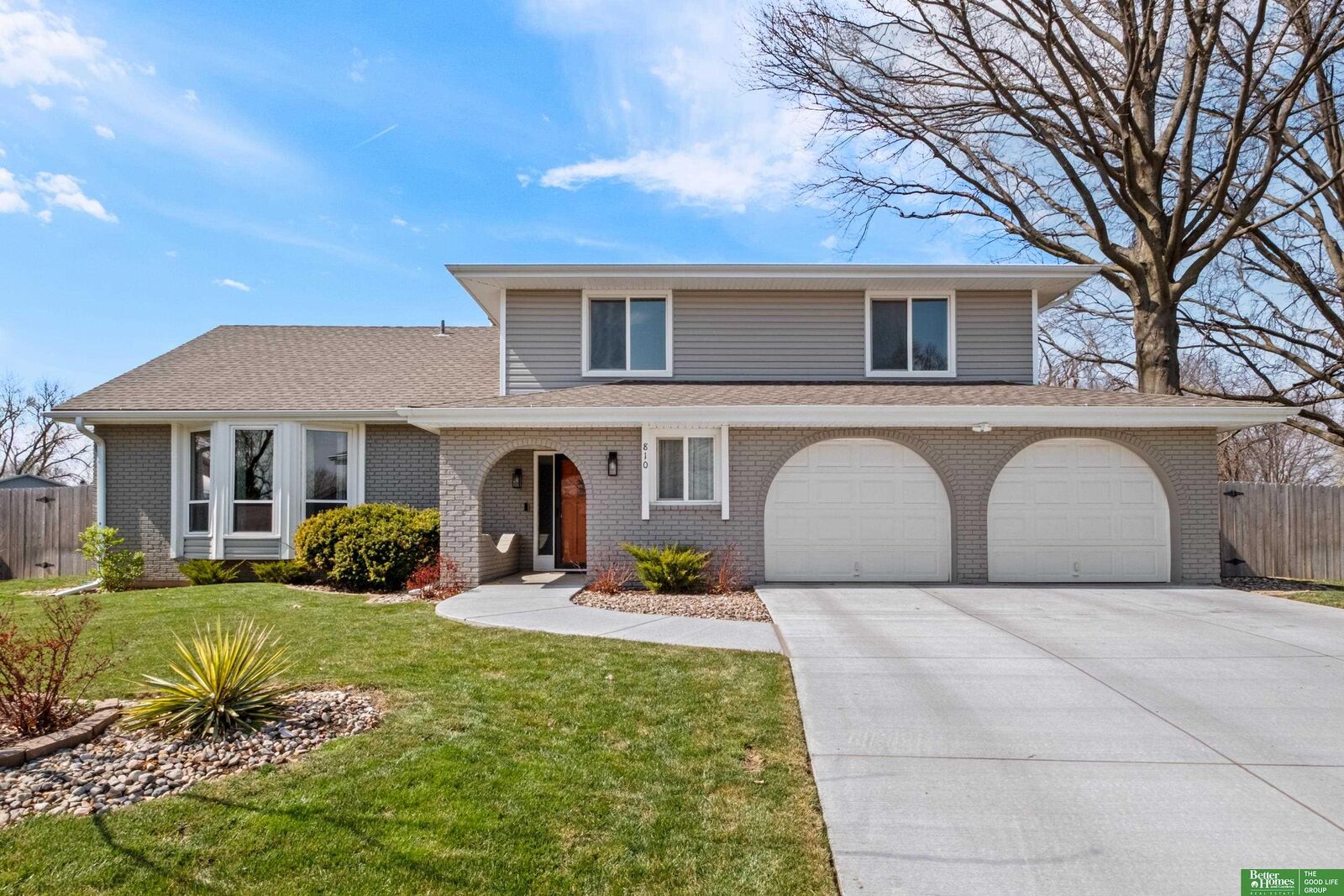 Property Photo:  810 Galway Circle  NE 68046 