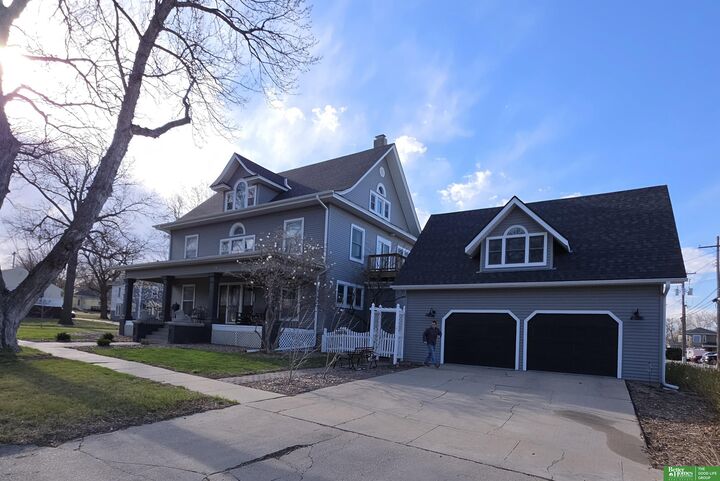 Property Photo:  420 E 7th Street  NE 68467 