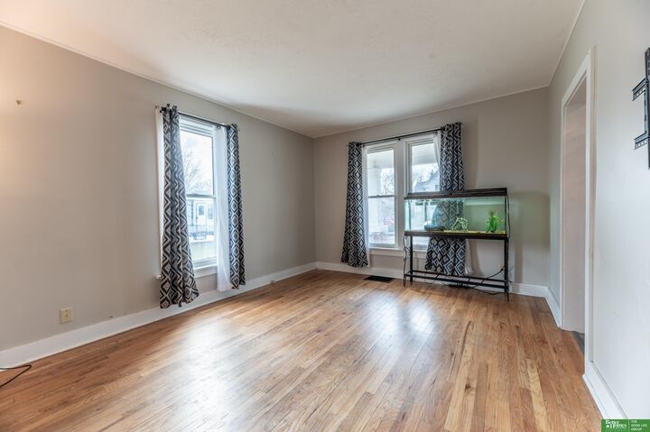 Property Photo:  940 E 6 Street  NE 68025 