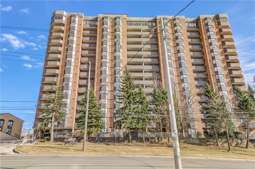 Property Photo: 3845 Lakeshore Boulevard W 804 ON M8W 4Y3