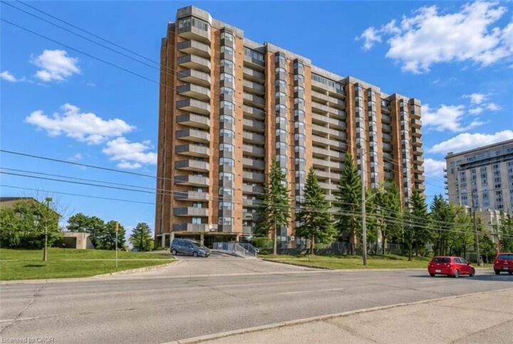 3845 Lakeshore Boulevard W 804 — photo 1