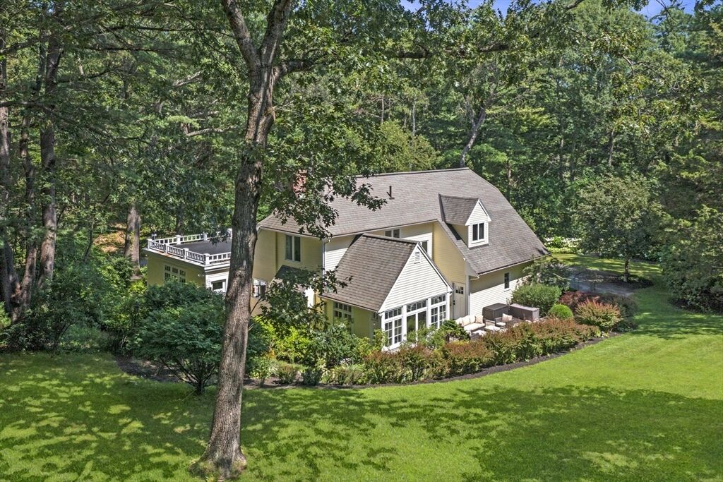 Property Photo:  16 Beaver Pond Rd  MA 01915 