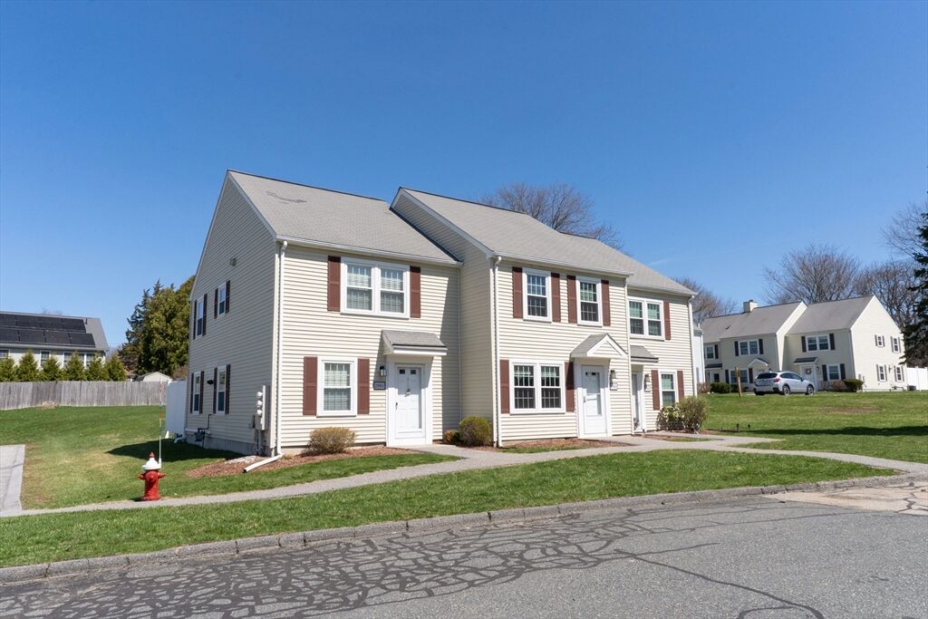 Property Photo: 2902 Forest Park Dr 2902 MA 01501