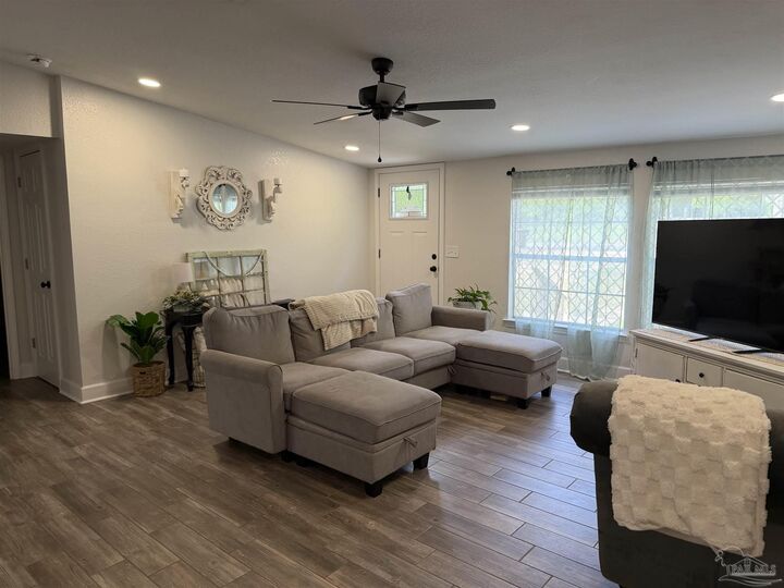 Property Photo: 2653 Nelsontown Rd FL 32565