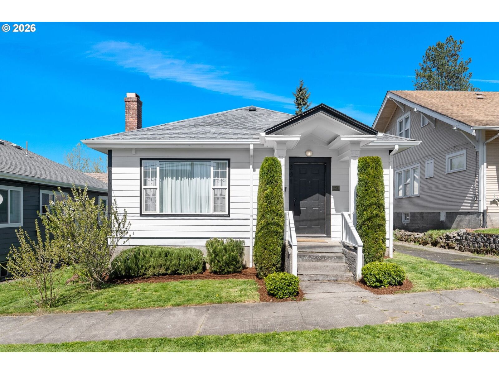 Property Photo:  301 Columbia St  WA 98626 