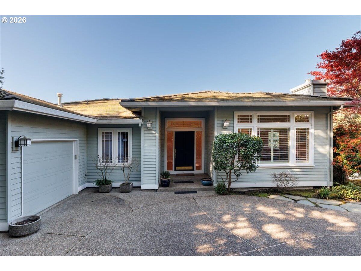 Property Photo:  2212 NW Pinnacle Dr  OR 97229 