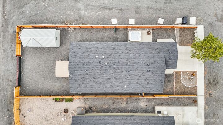 Property Photo:  423  2nd Avenue SE  WA 98851 