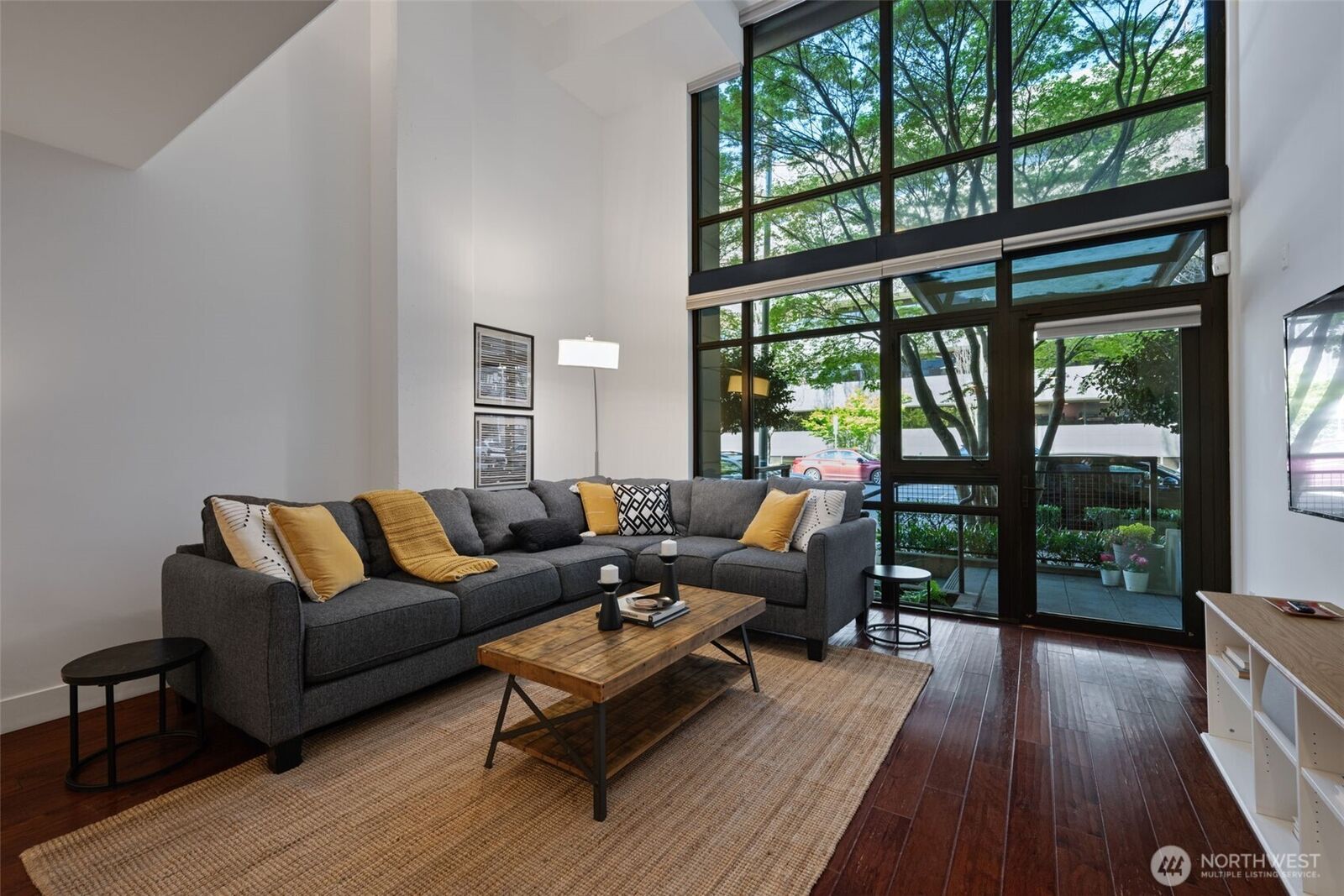 Property Photo: 2911 2nd Avenue 118 WA 98121