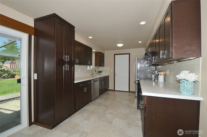 Property Photo:  14712  Broadway Avenue  WA 98296 