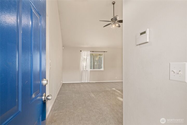 Property Photo:  907  Marian Drive  WA 98922 