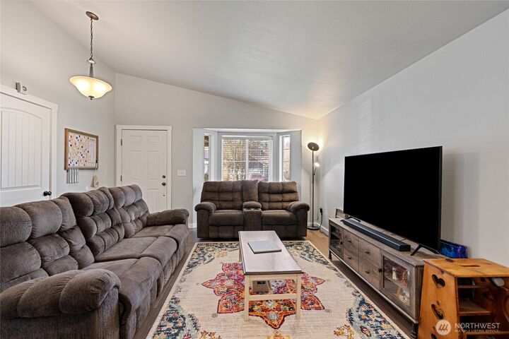 Property Photo:  22505  44th Avenue Ct E  WA 98387 