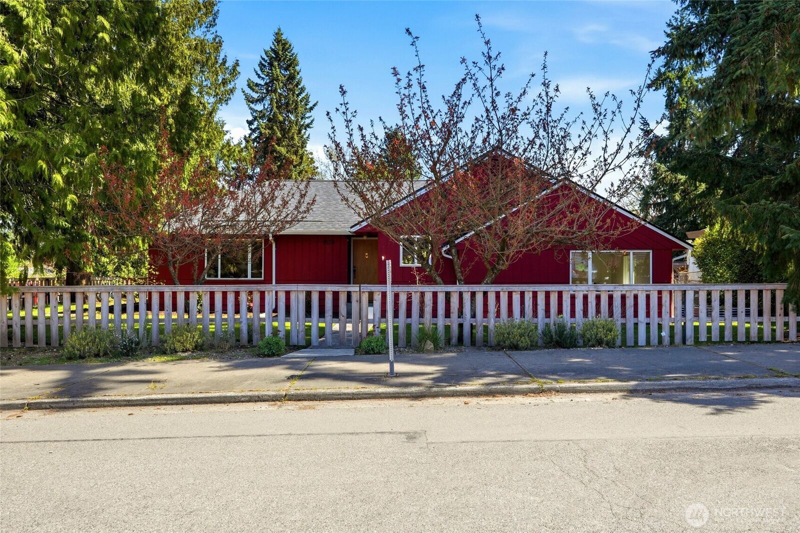 Property Photo:  9524  20th Ave  NE  WA 98115 