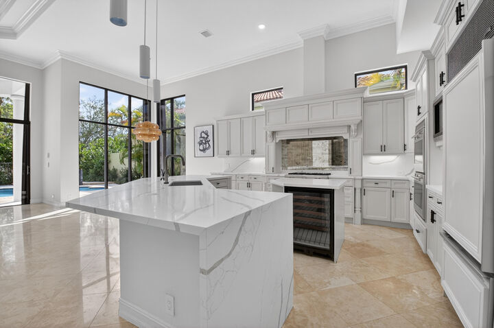 Property Photo: 17921 Villa Club Way FL 33496