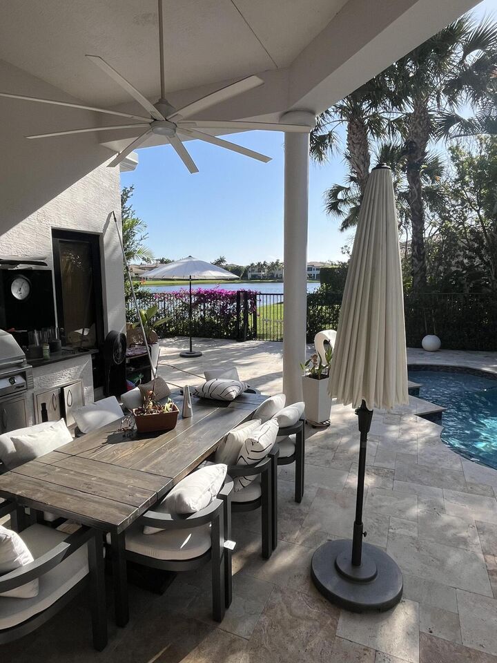 Property Photo:  17921 Villa Club Way  FL 33496 