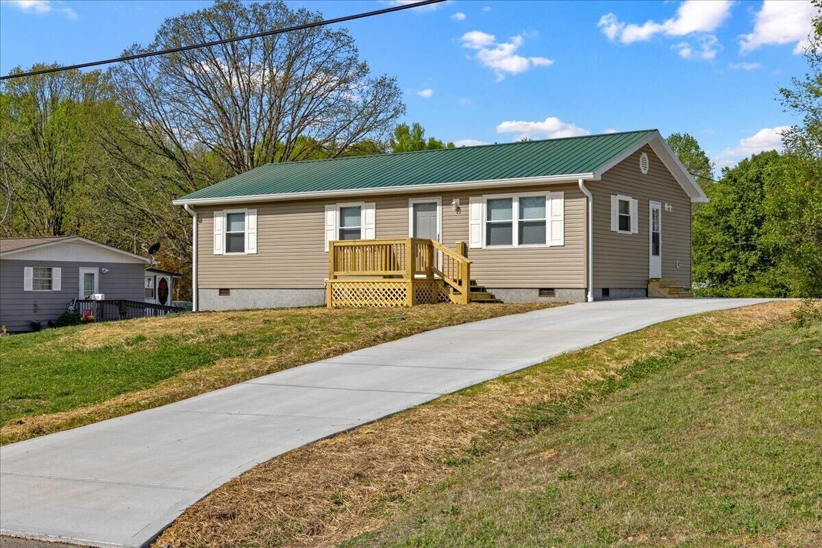 Property Photo:  400 N Iowa Avenue  TN 37331 