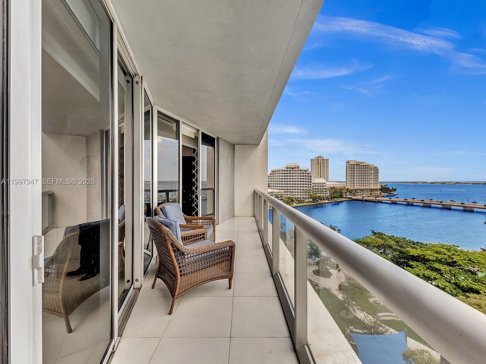 Property Photo:  495 Brickell Ave 1007  FL 33131 