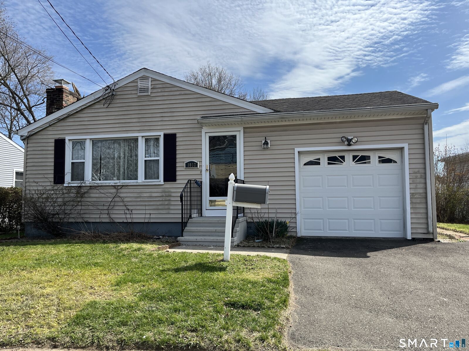 Property Photo:  1037 South Avenue  CT 06615 