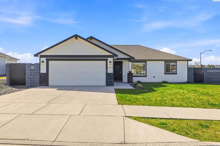 Property Photo: 6367 W 30th Pl WA 99338