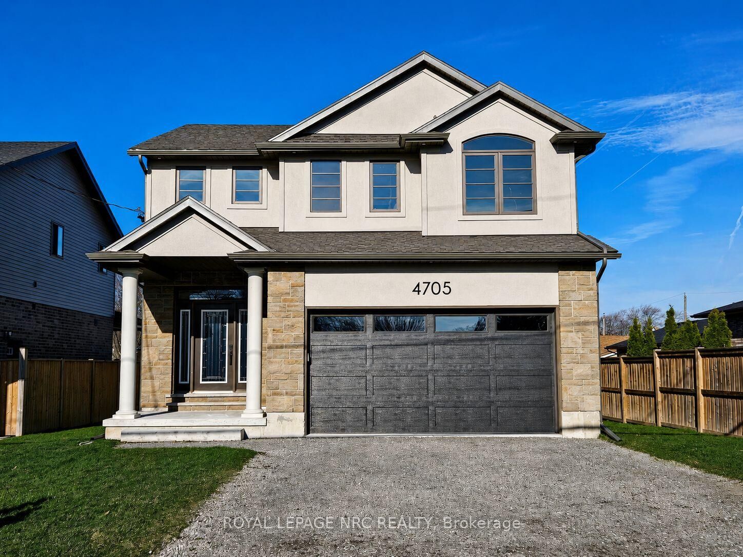 Property Photo:  4705 Lee Avenue  ON L2H 1M7 