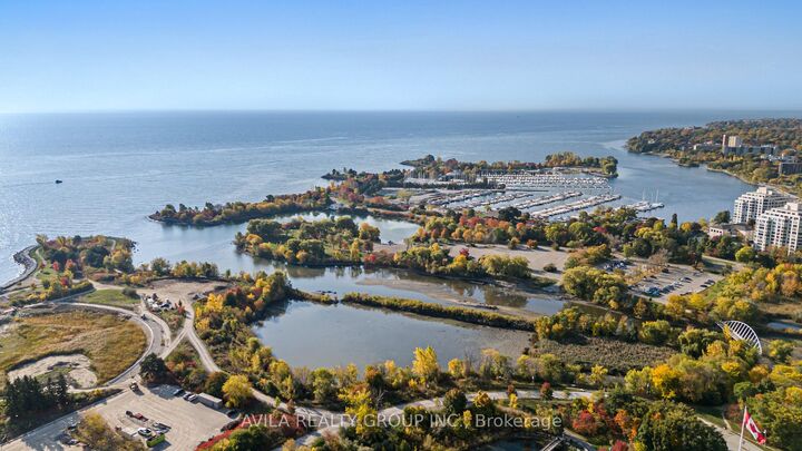 Property Photo: 33 Shore Breeze Drive S 1707 ON M8V 0G1