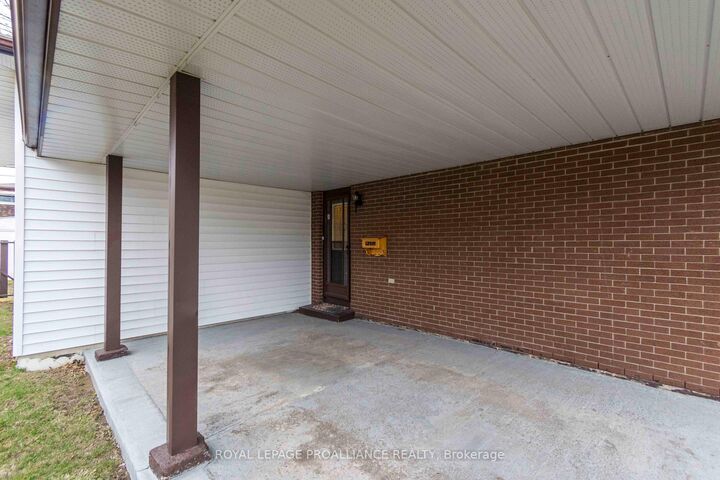 Property Photo: 21 Miron Road ON K8V 3H9