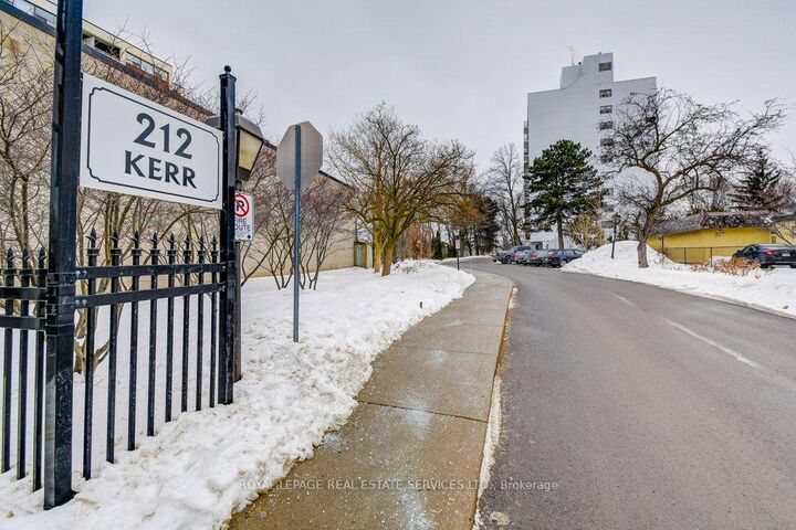 Property Photo: 212 Kerr Street 404 ON L6K 3B1