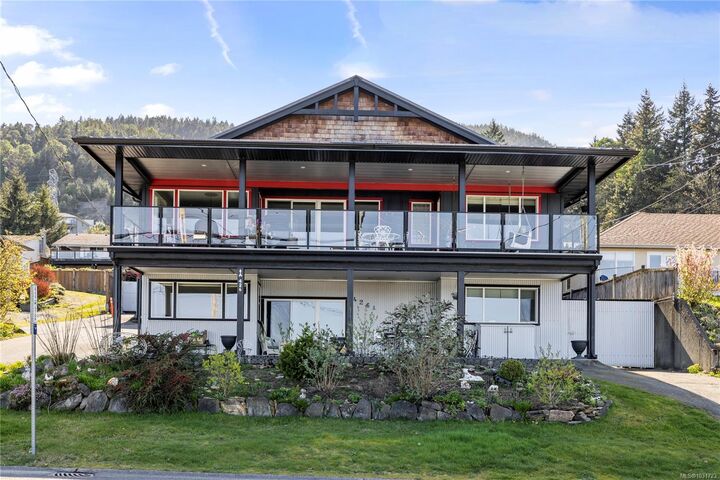 Property Photo: 426 Davis Rd BC V9G 1V3