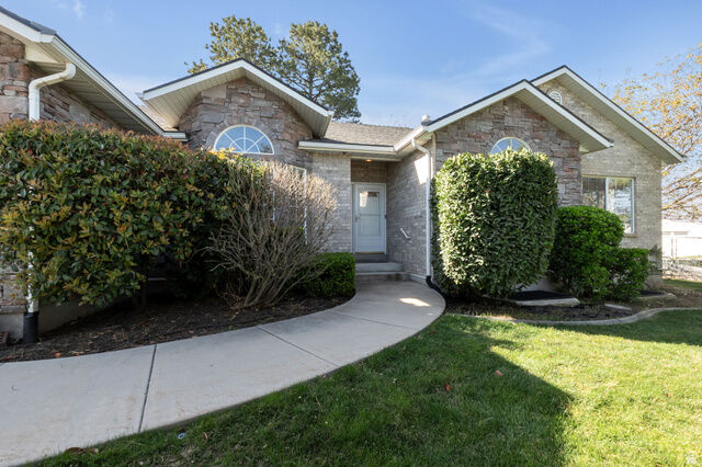 Property Photo: 1818 E Latimer Ct UT 84106
