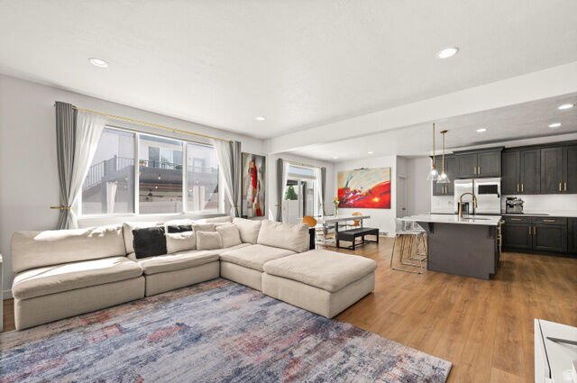 Property Photo:  1229 W Brinkerhoff Dr  UT 84084 